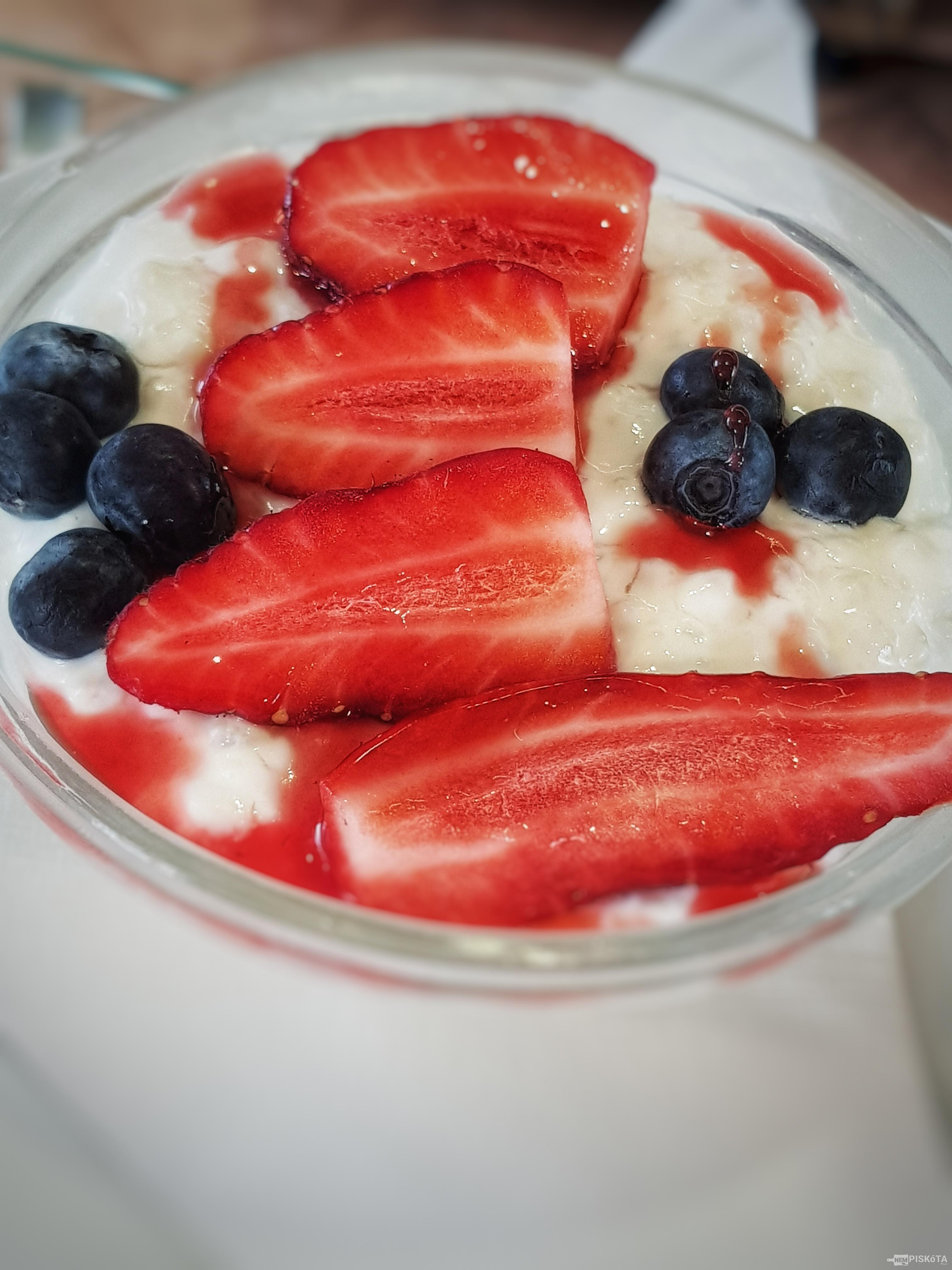 NemPiskóta Étkezde: Tápióka puding eperrel